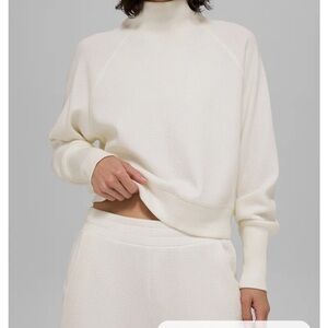 NWT Alo Yoga - Waffle Weekend Escape Mock Neck Long Sleeve - sz M